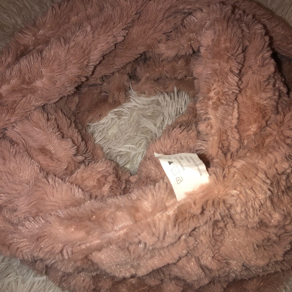 Pink FUR Infinity Scarf w/ MATCHING HEADBAND - Picture 4 of 4